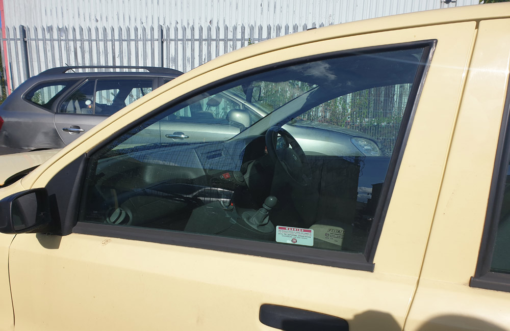 Fiat Panda Dynamic Multijet Door window glass passenger side front